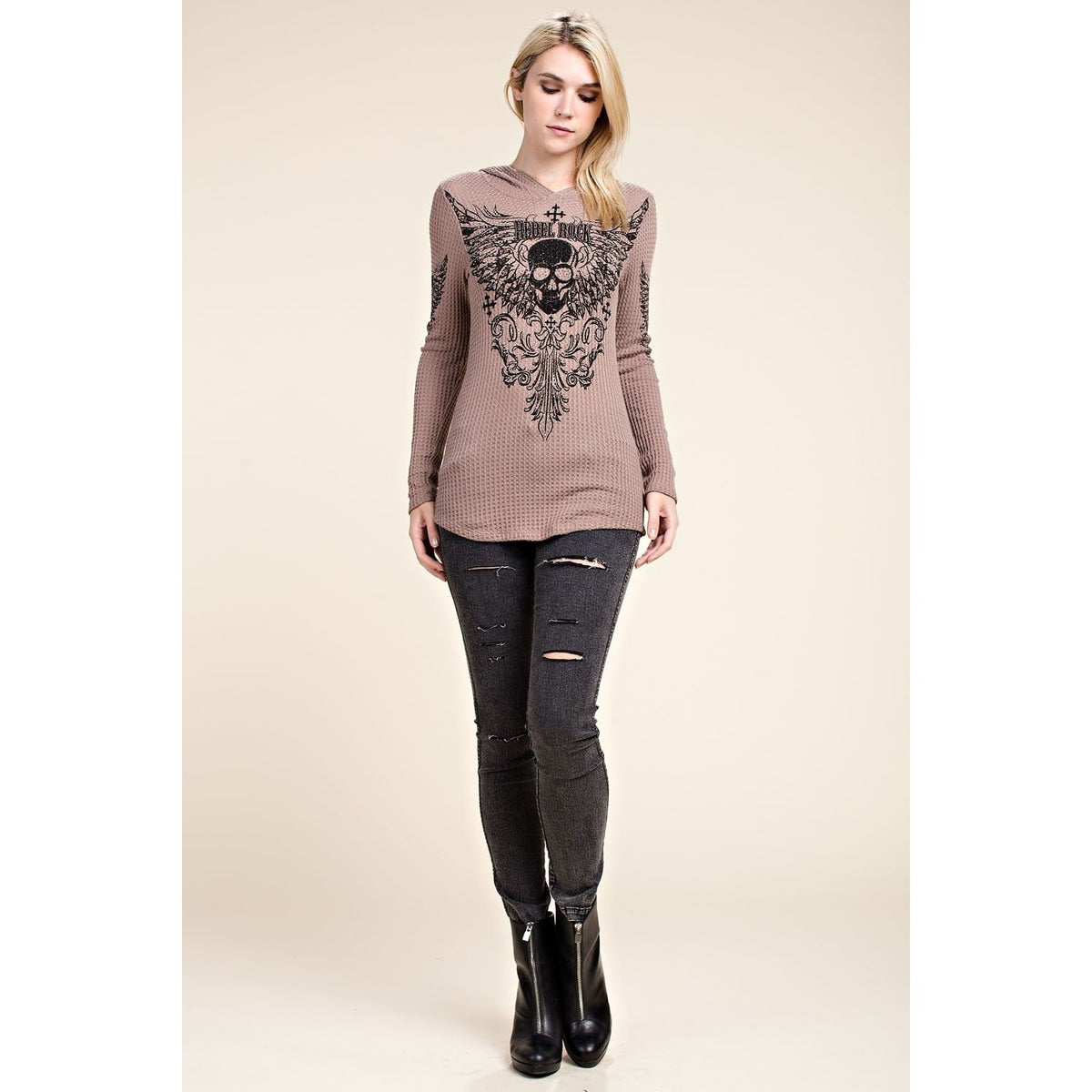 HODDIE LONG SLEEVE TOP WITH SKULL AND WINGS