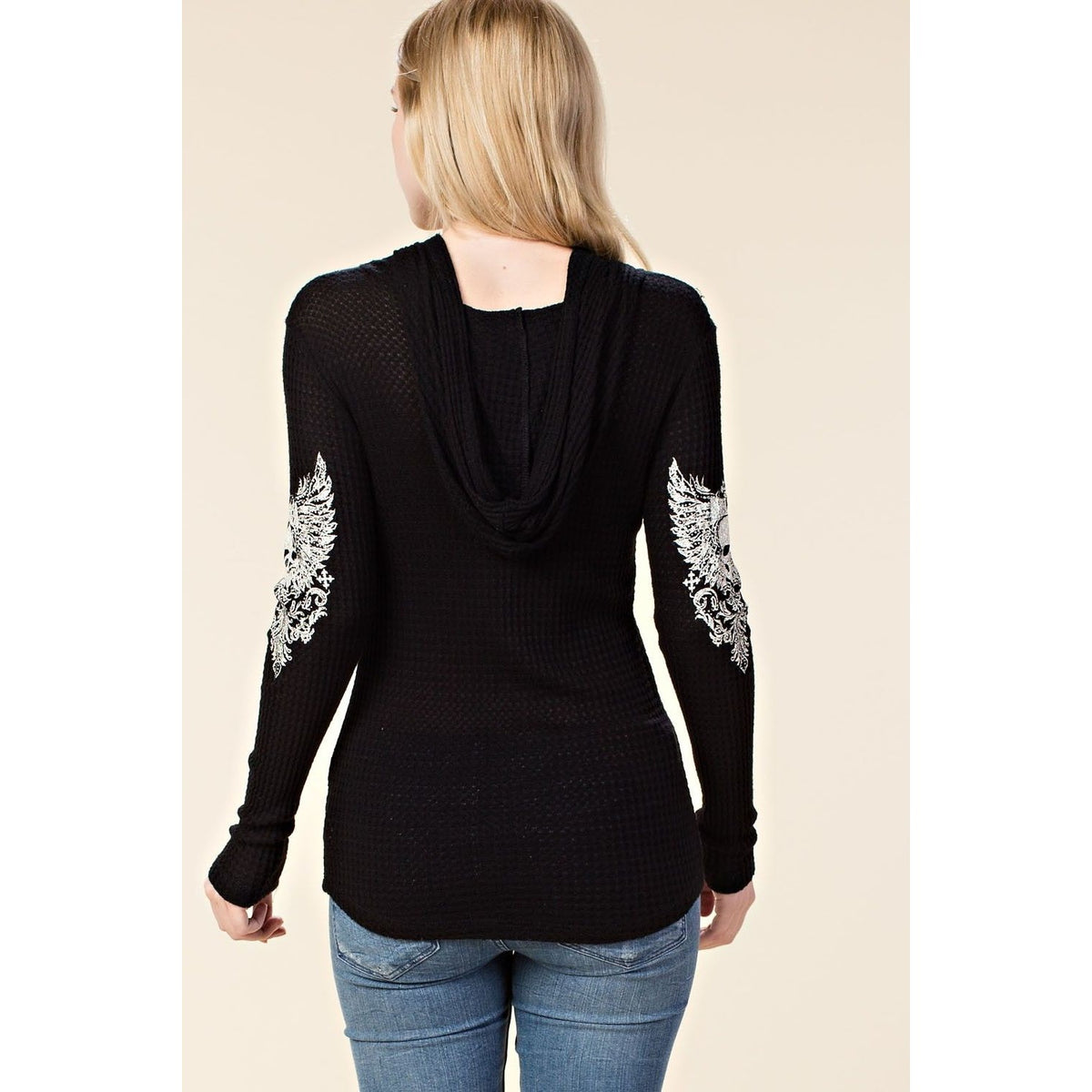 HODDIE LONG SLEEVE TOP WITH SKULL AND WINGS